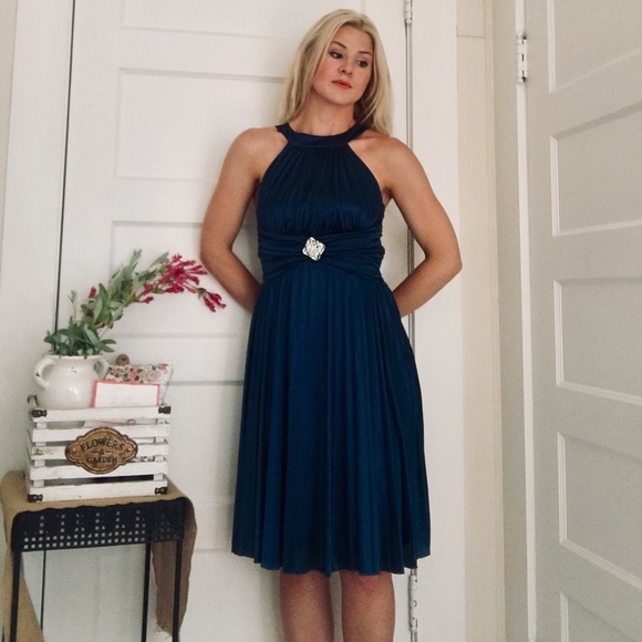 “City Triangles” Blue Halter Evening Dress - Picture 2 of 3